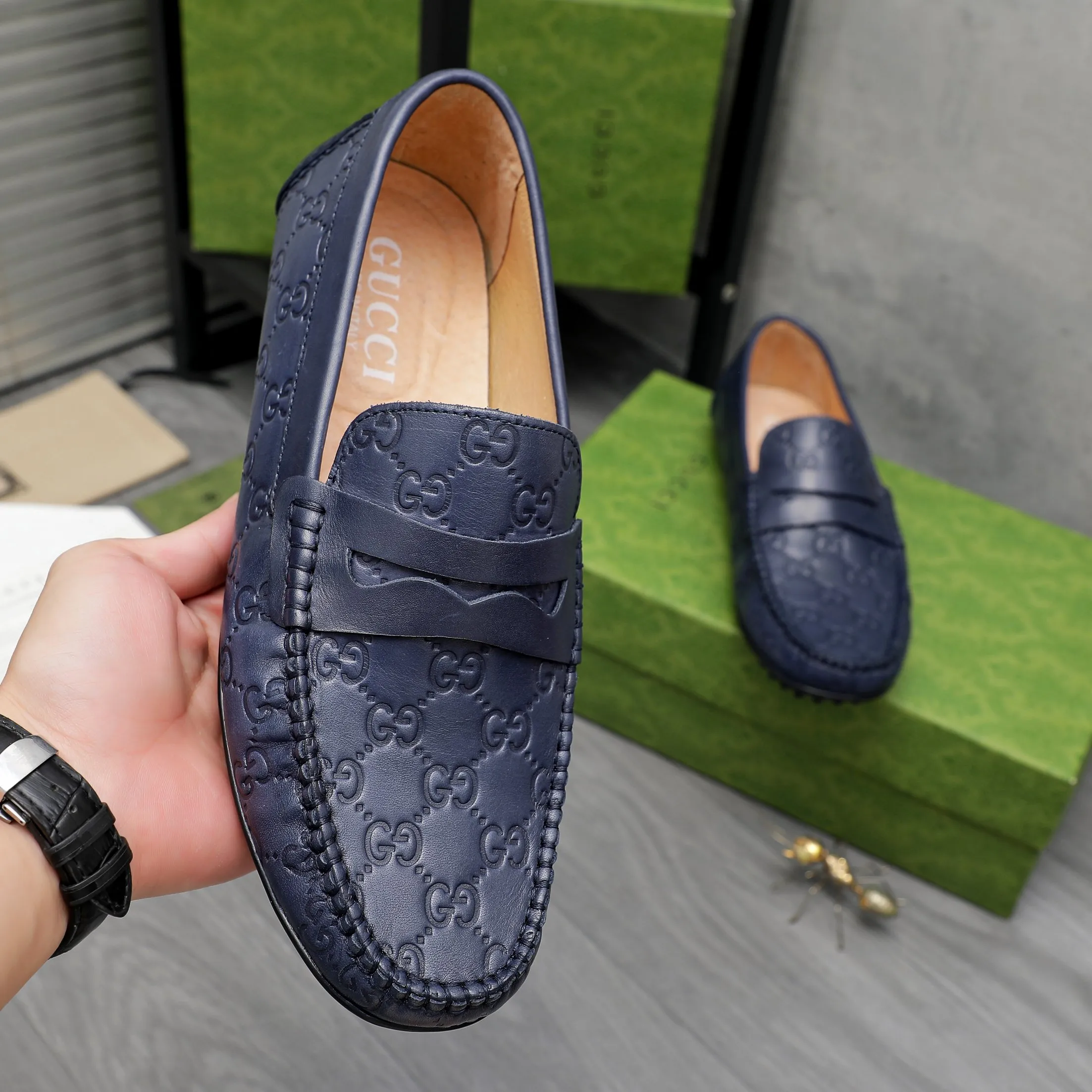 Men's shoes 💰380 Product trademark: GUCCI "Gucci" casual slip-on beanie shoes Regular size: 38-45 (45 is custom-made and non-returnable) Product materials: Selected high-quality embossed cowhide upper, pigskin lining, beanie outsole